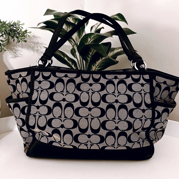 SOLD COACH Classic Bag Purse Large Tote Handbag Authentic - Picture 3 of 4